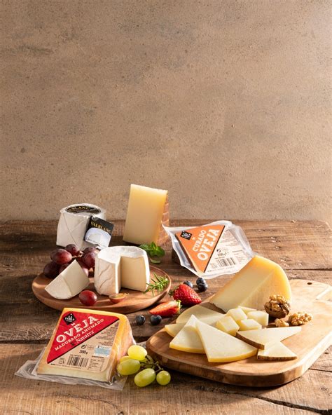 aldi pone  la venta los quesos espanoles premiados en los world cheese awards gastronomia  moda