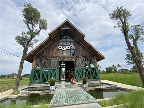 kala  ayom  cafe  jogja  view sawah  cantik jalan