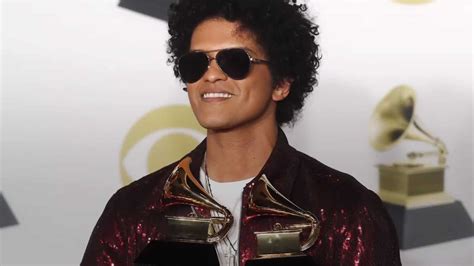 Bruno Mars Is Donating 24k Thanksgiving Meals To Hawaii