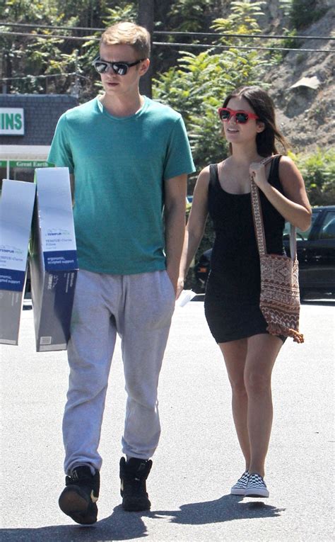 Pregnant Rachel Bilson And Beau Hayden Christensen Run Errands In L A