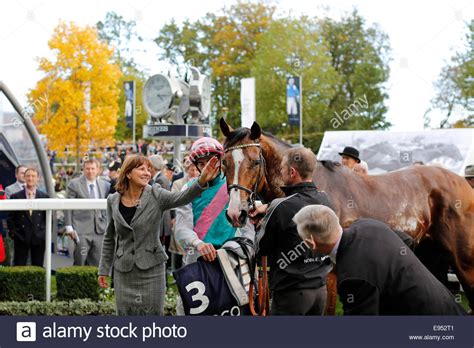 18 10 2014 Ascot Winners Presentation With Lady Jane Cecil And James