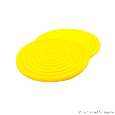 products silicone hot pads mini hot pad set   le creuset