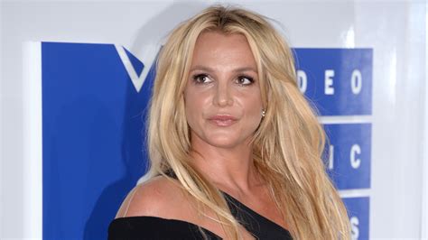 Britney Spears Is Back On Instagram Hollywire