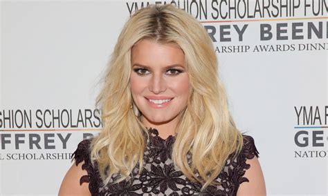 Jessica Simpson S Fearless Daughter Max Shows Off Her