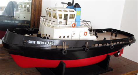 detail rc boat builder perahu kayu