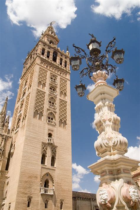 giralda tower seville  photo  freeimages