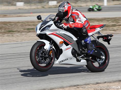 2009 Yamaha Yzf R6 Shootout Photos Motorcycle Usa