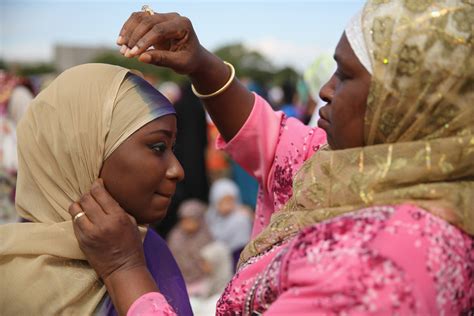 eid al fitr 2014 muslims celebrate the end of ramadan pictures huffpost uk