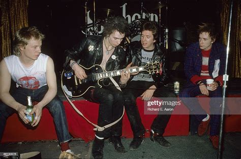 photo of johnny rotten and steve jones and sid vicious and sex news