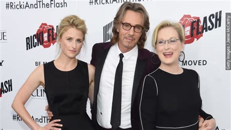 meryl streep was upstaged by her 20 month old daughter