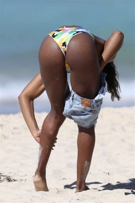 kelly rowland chocolate ass in swimsuit celebrity porn photo
