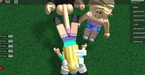 roblox juegos nombres six year old girl invited into sex room while