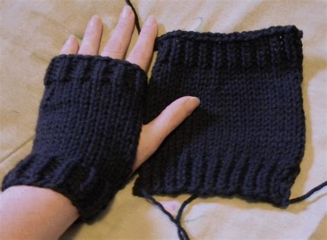 life  good easy flat knit hand warmers