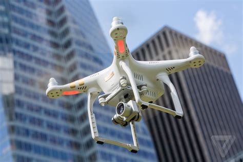nfl    major american sports league allowed  fly drones  verge