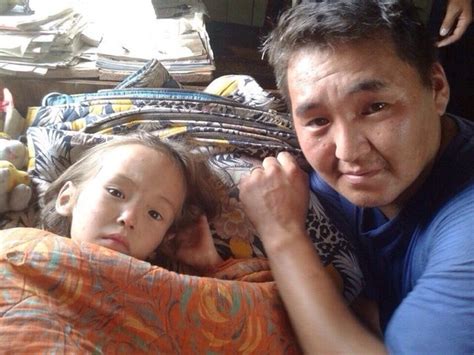 Спасенная девочка находится в больнице Олекминска Фото