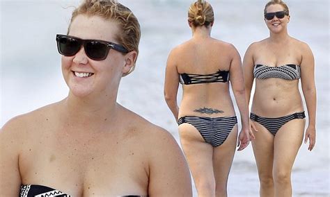 Amy Schumer Showcases Her Knockout Body In Strapless Bikini During