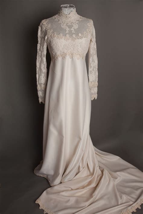 a guide to 1960s vintage wedding dresses from princess grace pretty to