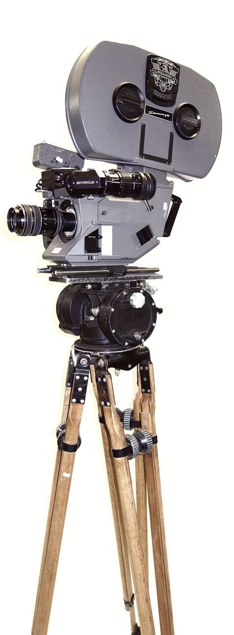 feature film camera reportedly   uk james bond movies moviecam  working mm