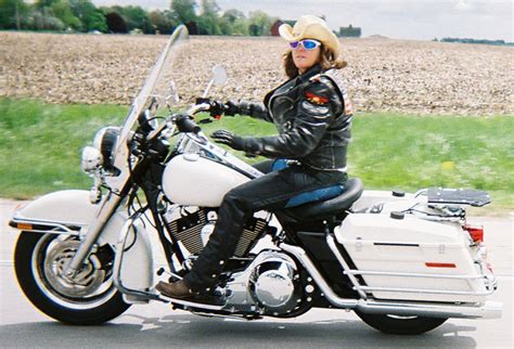 reader motorcycle review  harley davidson police road king women riders