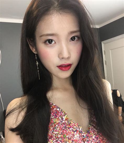 Iu S Recent Selfies Give Sulli Vibe Daily K Pop News