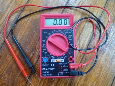 measuring voltage   multimeter chibitronics