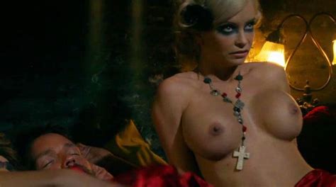 nude video celebs actress mindy robinson