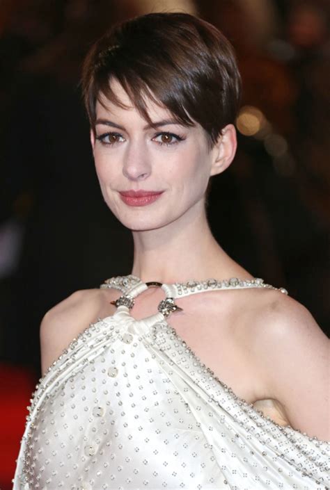 anne hathaway hairstyles short and long haircuts on anne