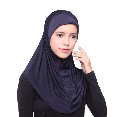 Muslim Babe In Hijab – Telegraph