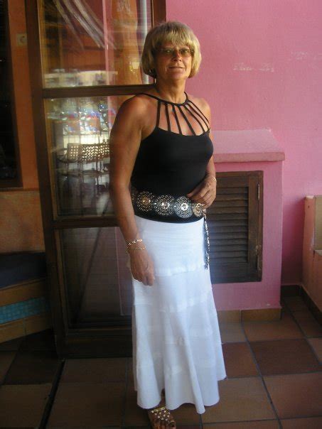 Derbylass 71 From Derby Is A Mature Woman Looking For A
