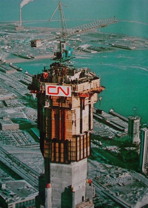 cn tower looked      construction