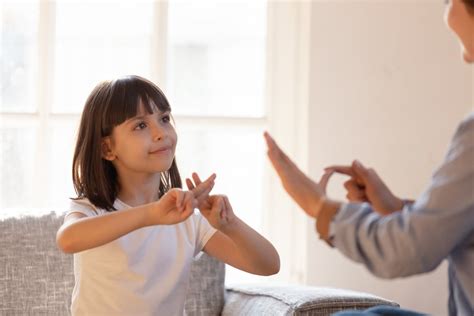 teach  child sign language   easy steps sunshine house
