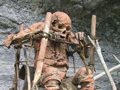 【閲覧注意】パプアニューギニア先住民の死体怖すぎだろ・・・ ポッカキット