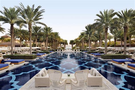 hotels  dubai   luxury editor