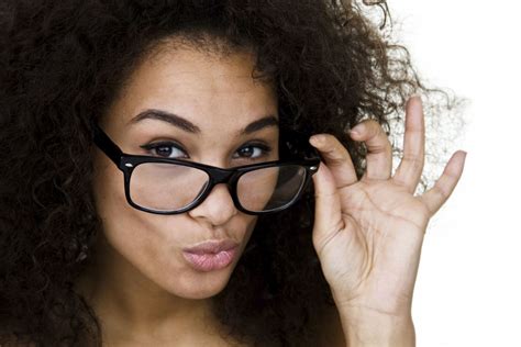 4 Tips For How To Choose The Right Glasses For Your Face