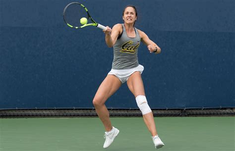 Cal Women S Tennis Ends With Freshman Anna Bright Standing Last The