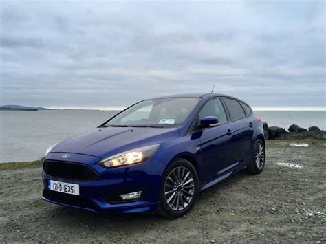 ford focus st  tdci review changing lanes