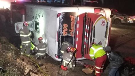 al menos 11 muertos y 37 heridos en un accidente de tráfico en ecuador