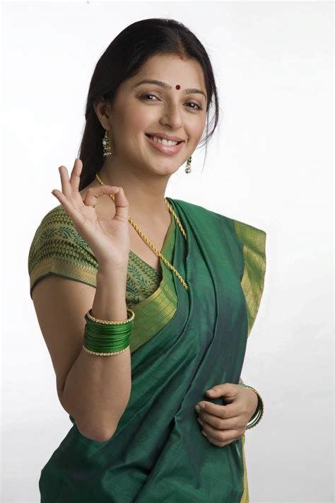 actress bhumika chawla hot in beautiful saree images cinejolly