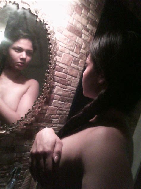 indian sexy girlfriend nude selfies showing ass indian nude girls