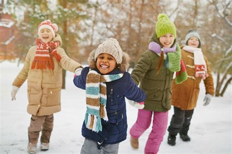 keeping kids warm  playing   snow thriftyfun