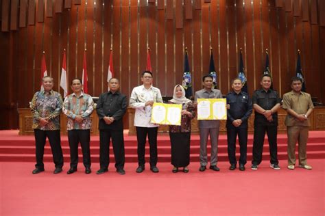 pemkab dprd sleman menandatangani pakta integritas rapbd  antara