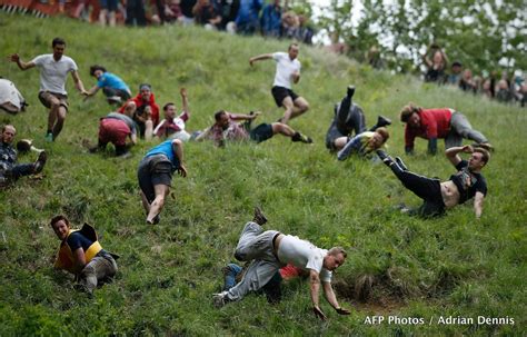 venture   bristol   coopers hill cheese rolling