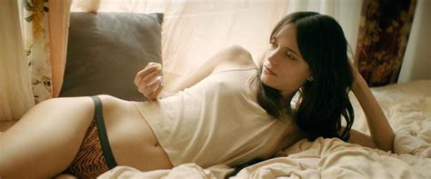 stacy martin naked sex scene from joueurs scandalpost