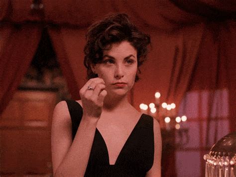 sherilyn fenn sublimely confirms audrey horne s return to twin peaks