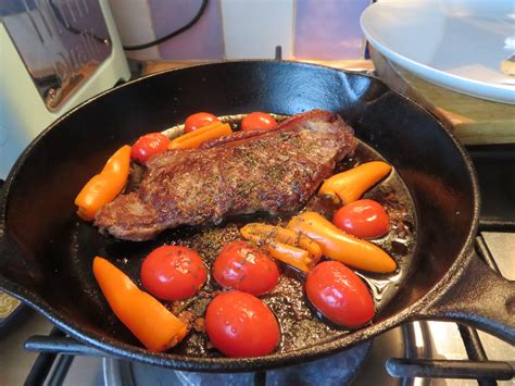 seasons   cook sirloin steak  perfection