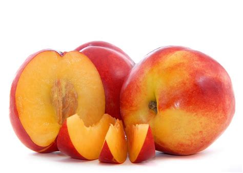 khokh peach ofoaed alkhokh alshy benefits  peaches