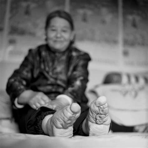 19 Photos Of The Last Surviving Chinese Women With Bound
