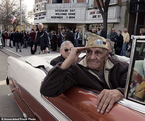 Band Of Brothers Vet William Guarnere Dies At 90 Daily Mail Online