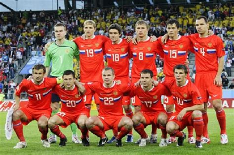 russia national football team road  euro   power  sport  games
