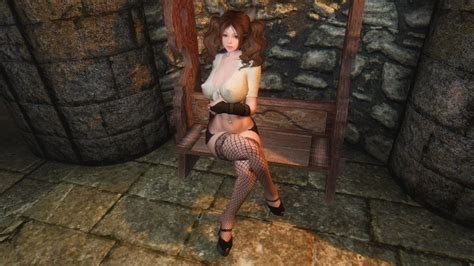 hot outfits that i never saw before where request and find skyrim